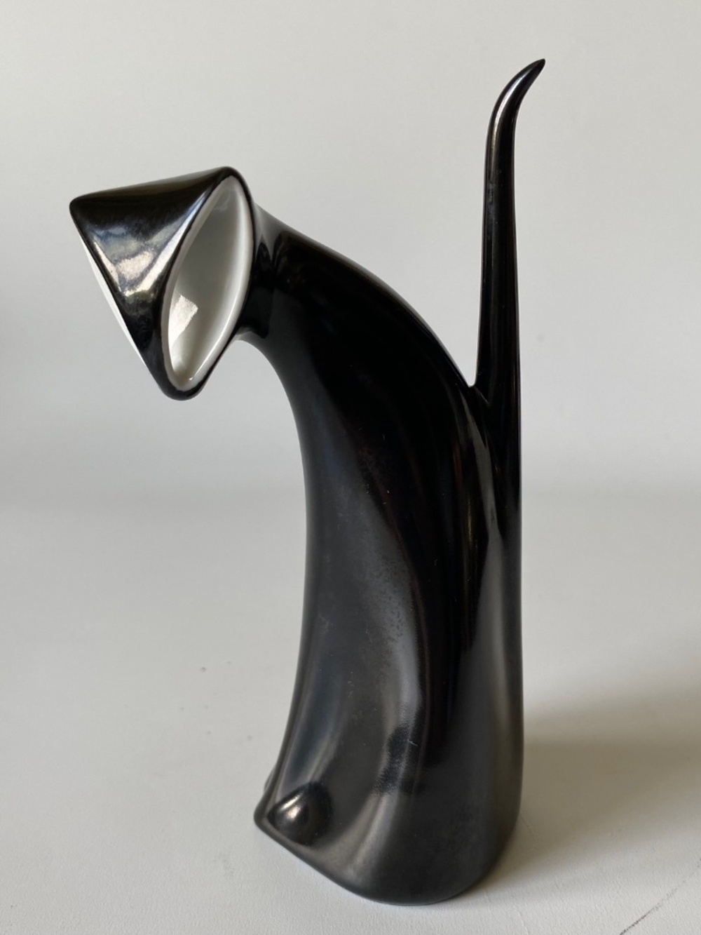 Vintage Royal Dux Porcelain Cat Figurine by Jaroslav Ježek